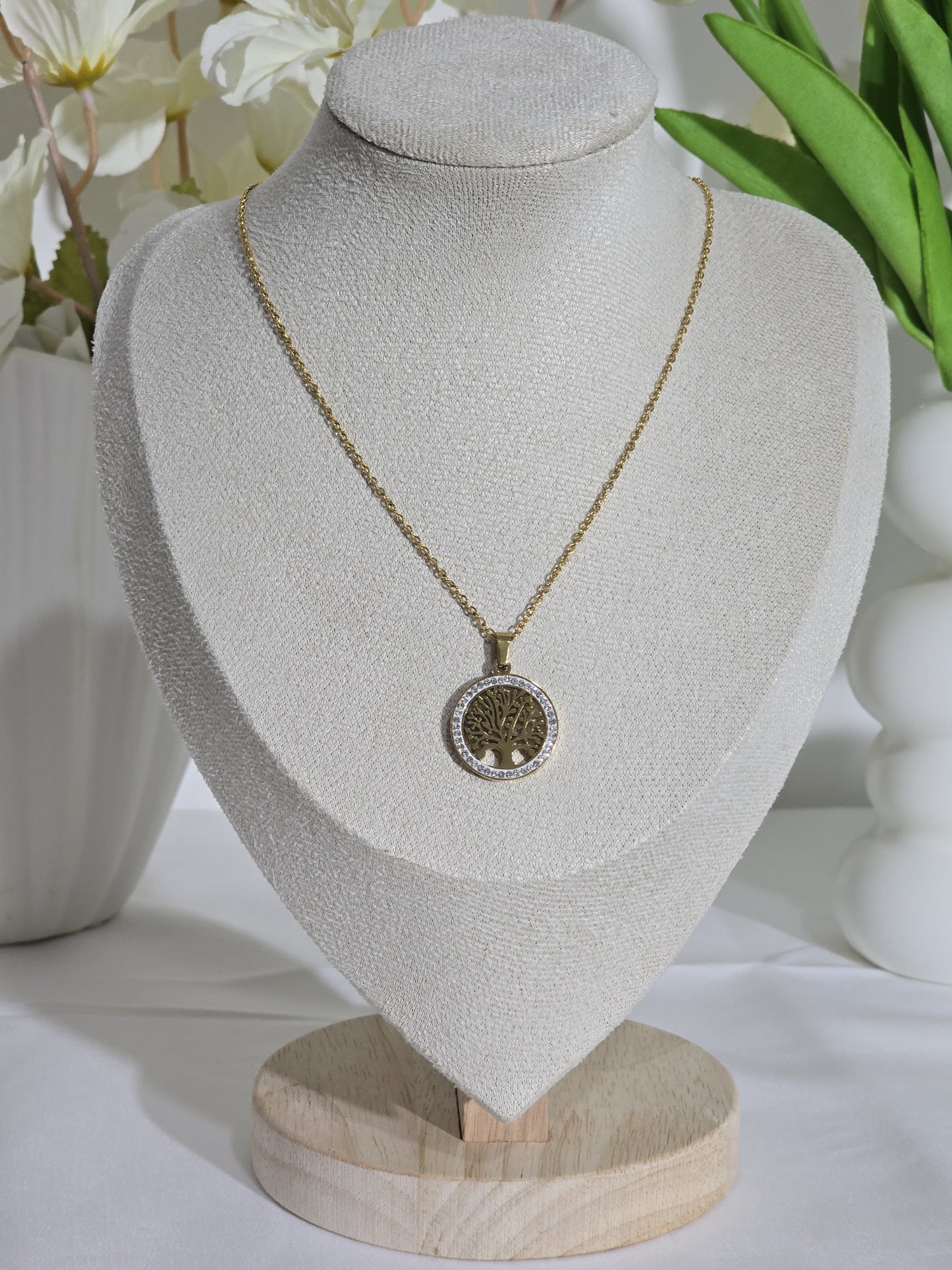 Collana Three